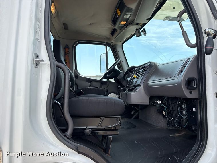 image for item EG5687 2013 Freightliner Business Class M2 bucket truck