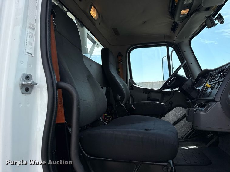 image for item EG5687 2013 Freightliner Business Class M2 bucket truck