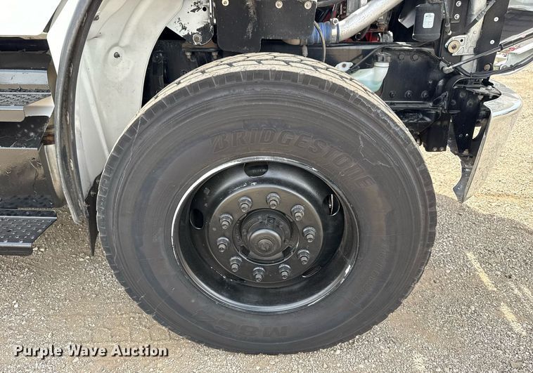 image for item EG5687 2013 Freightliner Business Class M2 bucket truck