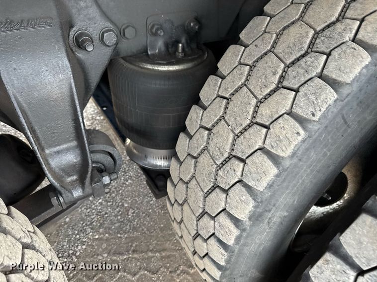 image for item EG5687 2013 Freightliner Business Class M2 bucket truck