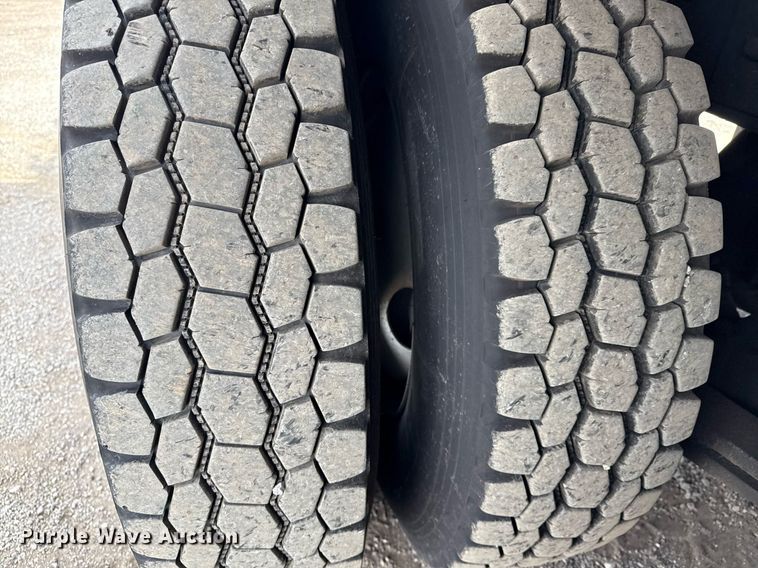 image for item EG5687 2013 Freightliner Business Class M2 bucket truck