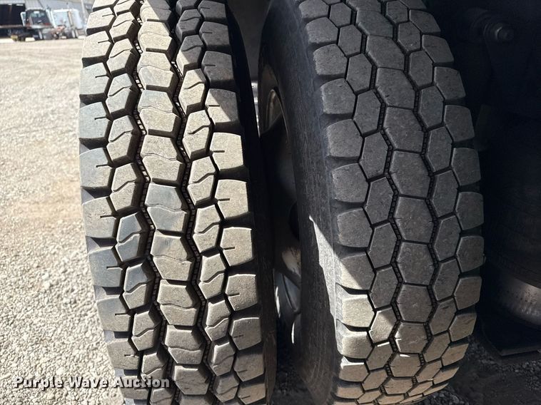 image for item EG5687 2013 Freightliner Business Class M2 bucket truck