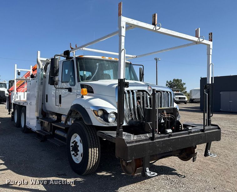 image for item EG5692 2009 International 7500 Crew Cab crane truck