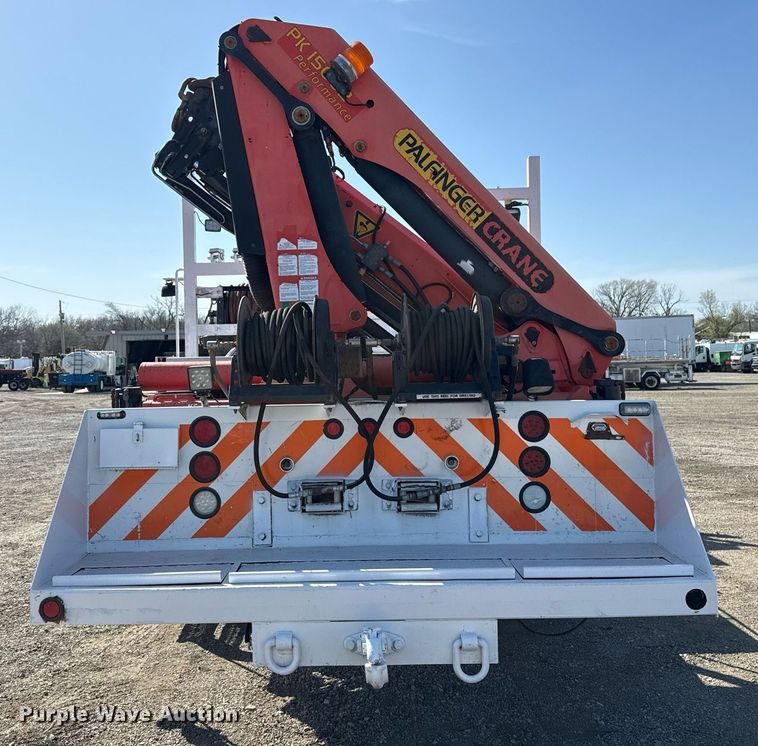 image for item EG5692 2009 International 7500 Crew Cab crane truck