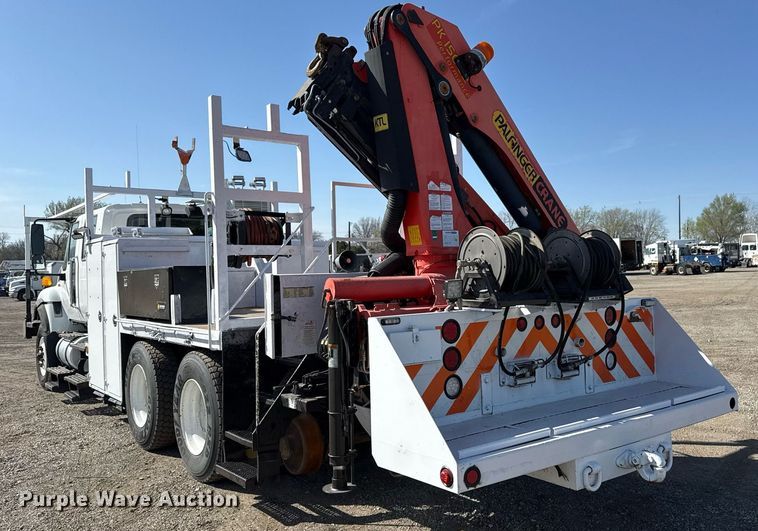 image for item EG5692 2009 International 7500 Crew Cab crane truck