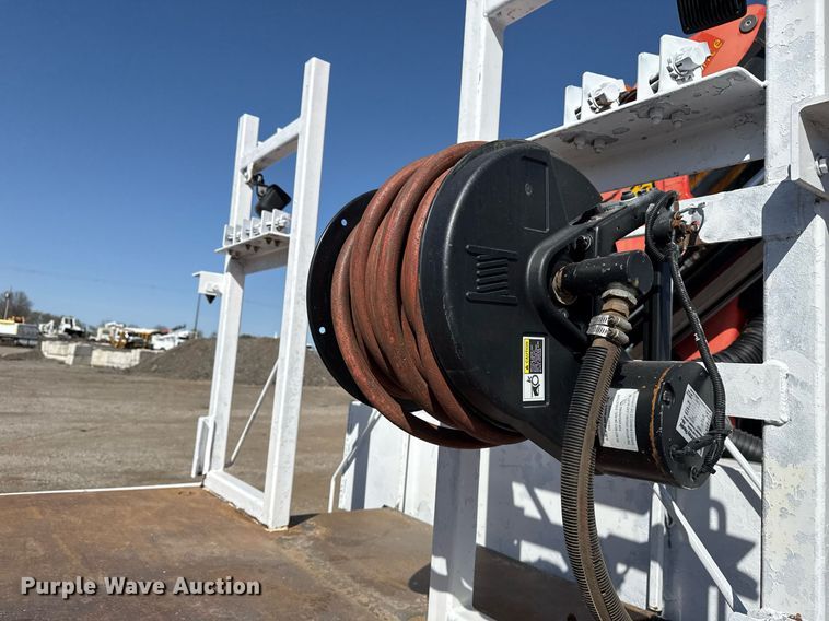 image for item EG5692 2009 International 7500 Crew Cab crane truck