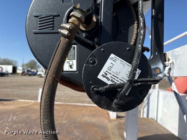 image for item EG5692 2009 International 7500 Crew Cab crane truck