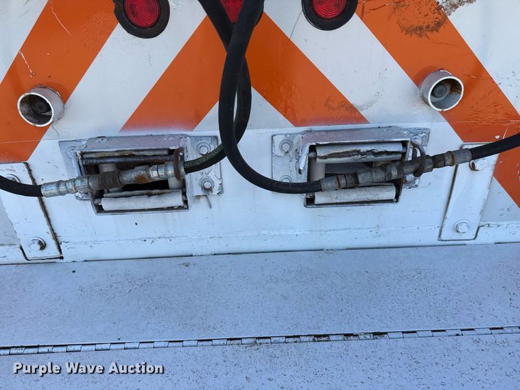 image for item EG5692 2009 International 7500 Crew Cab crane truck