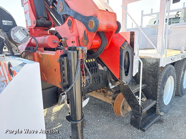 image for item EG5692 2009 International 7500 Crew Cab crane truck