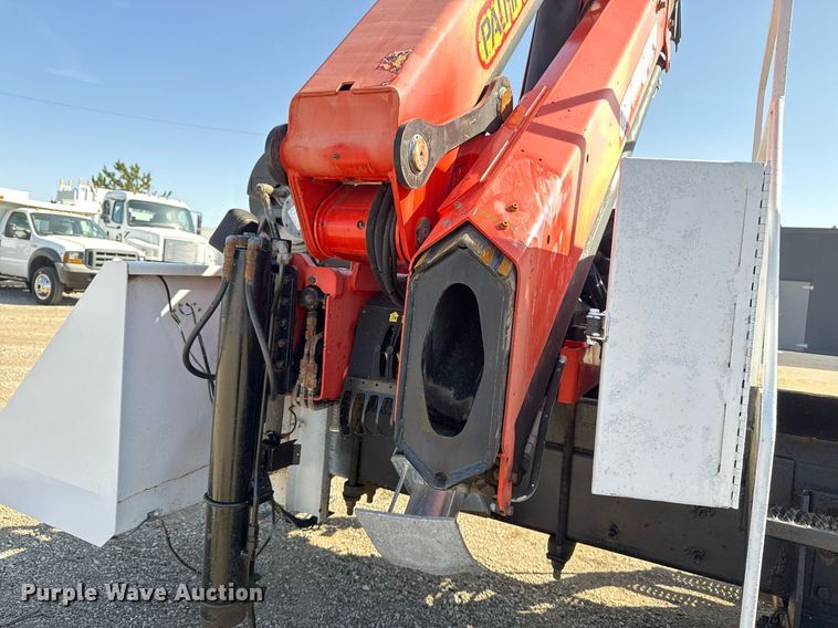 image for item EG5692 2009 International 7500 Crew Cab crane truck