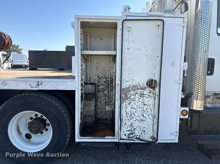 image for item EG5692 2009 International 7500 Crew Cab crane truck