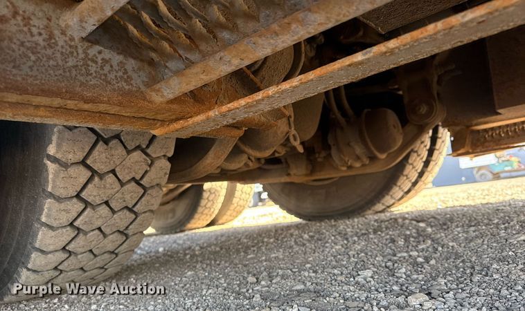 image for item EG5692 2009 International 7500 Crew Cab crane truck