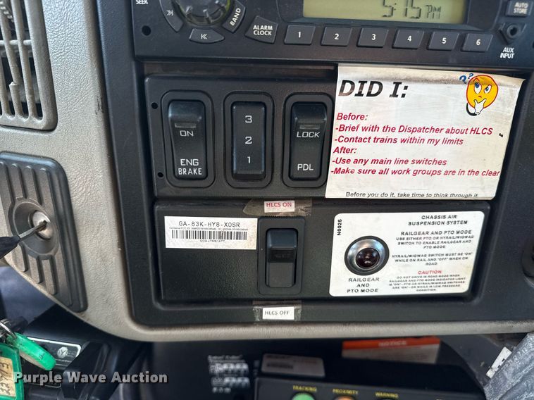 image for item EG5692 2009 International 7500 Crew Cab crane truck