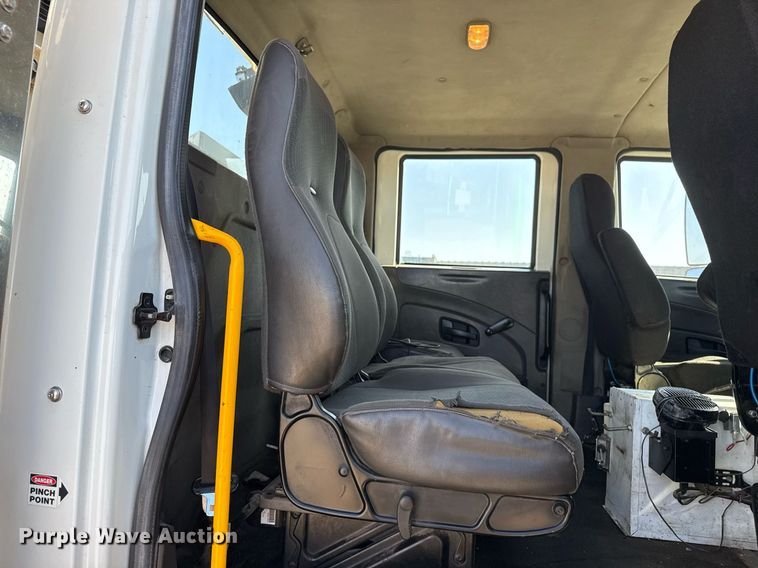 image for item EG5692 2009 International 7500 Crew Cab crane truck