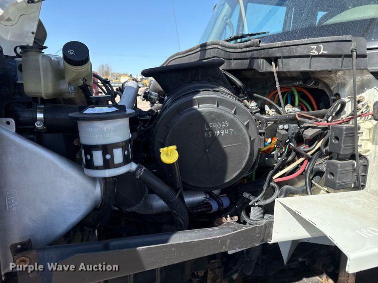 image for item EG5692 2009 International 7500 Crew Cab crane truck