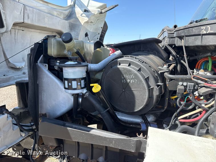 image for item EG5692 2009 International 7500 Crew Cab crane truck