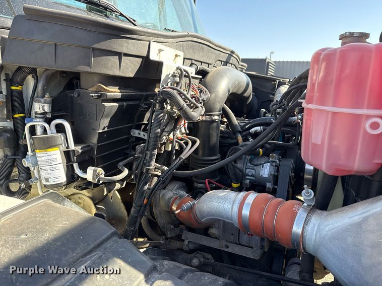 image for item EG5692 2009 International 7500 Crew Cab crane truck