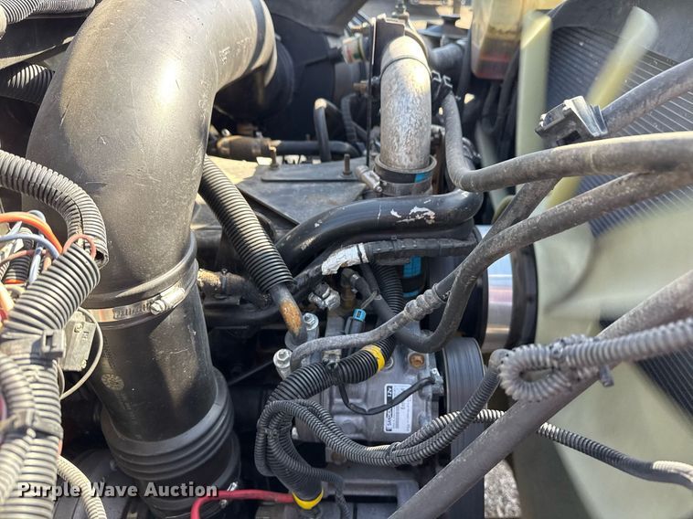 image for item EG5692 2009 International 7500 Crew Cab crane truck