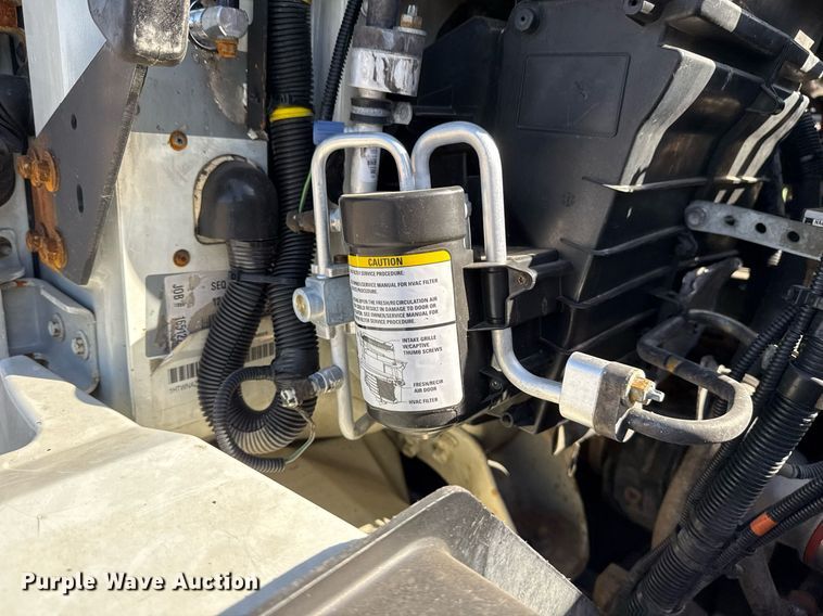 image for item EG5692 2009 International 7500 Crew Cab crane truck