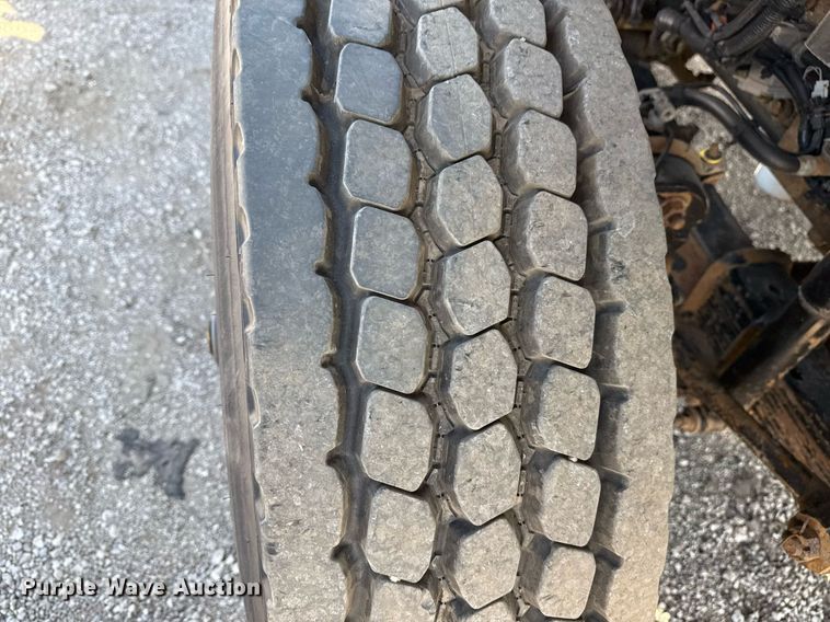 image for item EG5692 2009 International 7500 Crew Cab crane truck