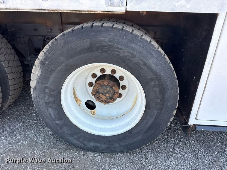 image for item EG5692 2009 International 7500 Crew Cab crane truck