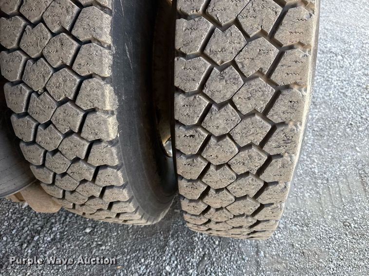 image for item EG5692 2009 International 7500 Crew Cab crane truck