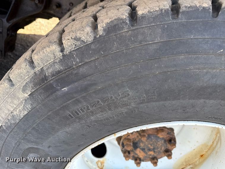 image for item EG5692 2009 International 7500 Crew Cab crane truck