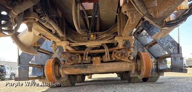 image for item EG5692 2009 International 7500 Crew Cab crane truck