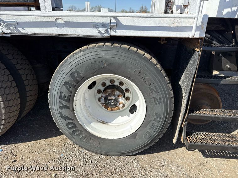 image for item EG5692 2009 International 7500 Crew Cab crane truck