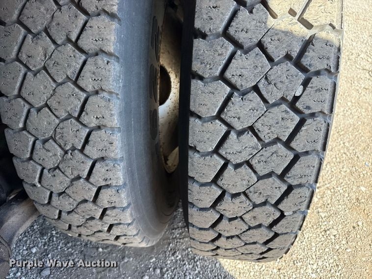 image for item EG5692 2009 International 7500 Crew Cab crane truck