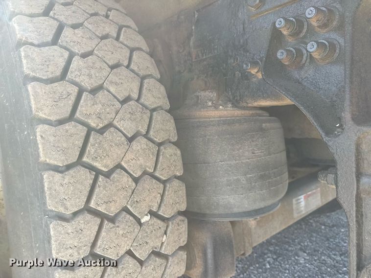 image for item EG5692 2009 International 7500 Crew Cab crane truck