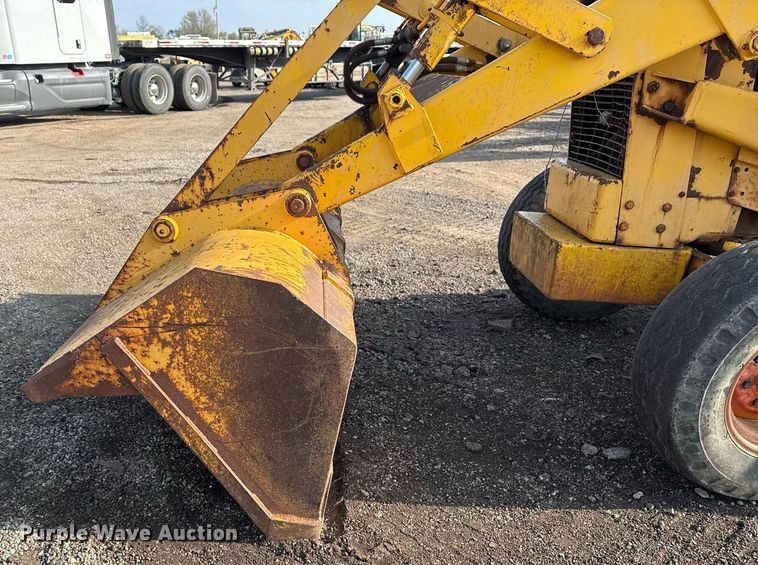 image for item EG5694 1973 Case 580B backhoe