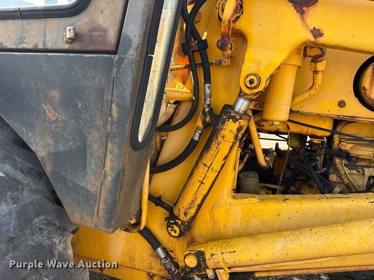 image for item EG5694 1973 Case 580B backhoe