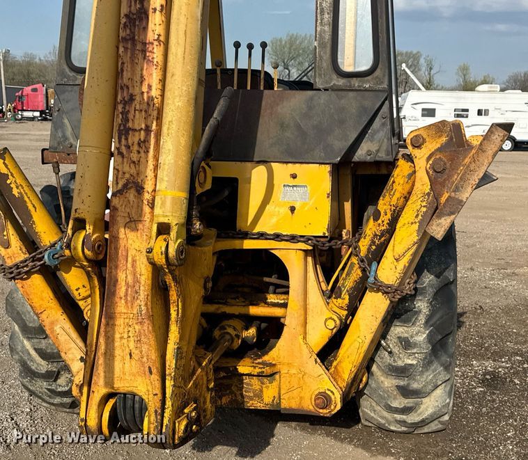 image for item EG5694 1973 Case 580B backhoe