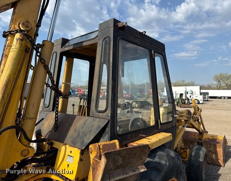 image for item EG5694 1973 Case 580B backhoe
