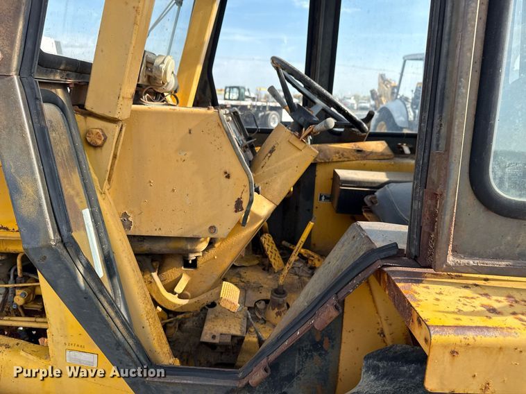 image for item EG5694 1973 Case 580B backhoe