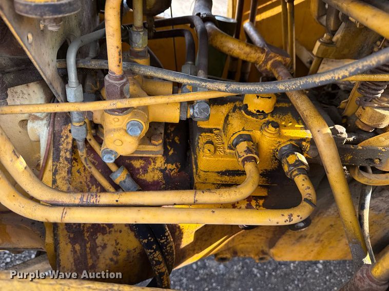 image for item EG5694 1973 Case 580B backhoe