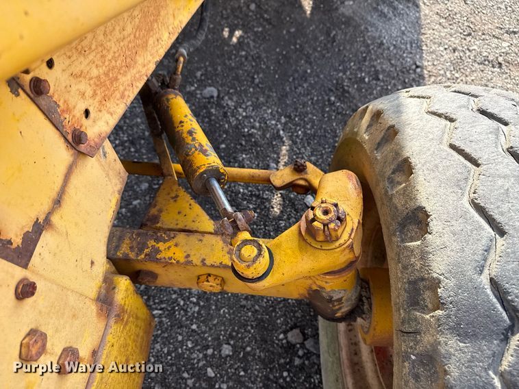 image for item EG5694 1973 Case 580B backhoe