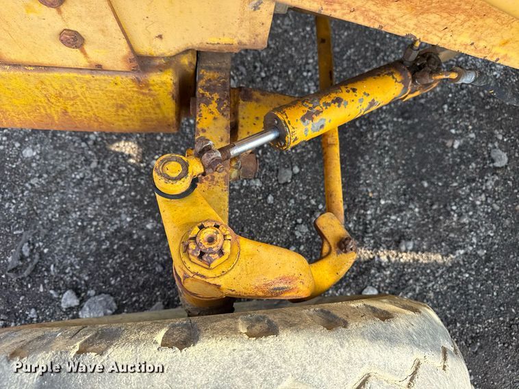 image for item EG5694 1973 Case 580B backhoe