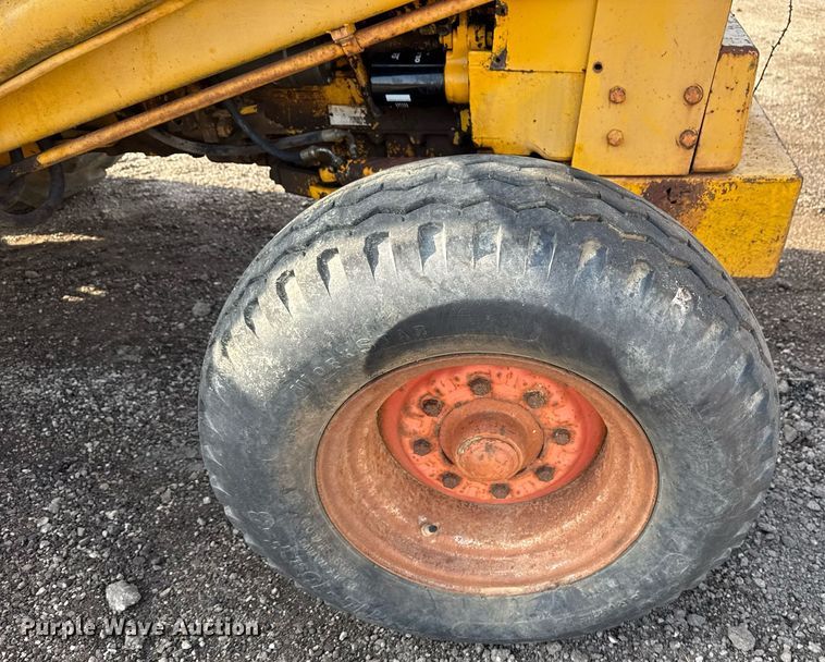 image for item EG5694 1973 Case 580B backhoe