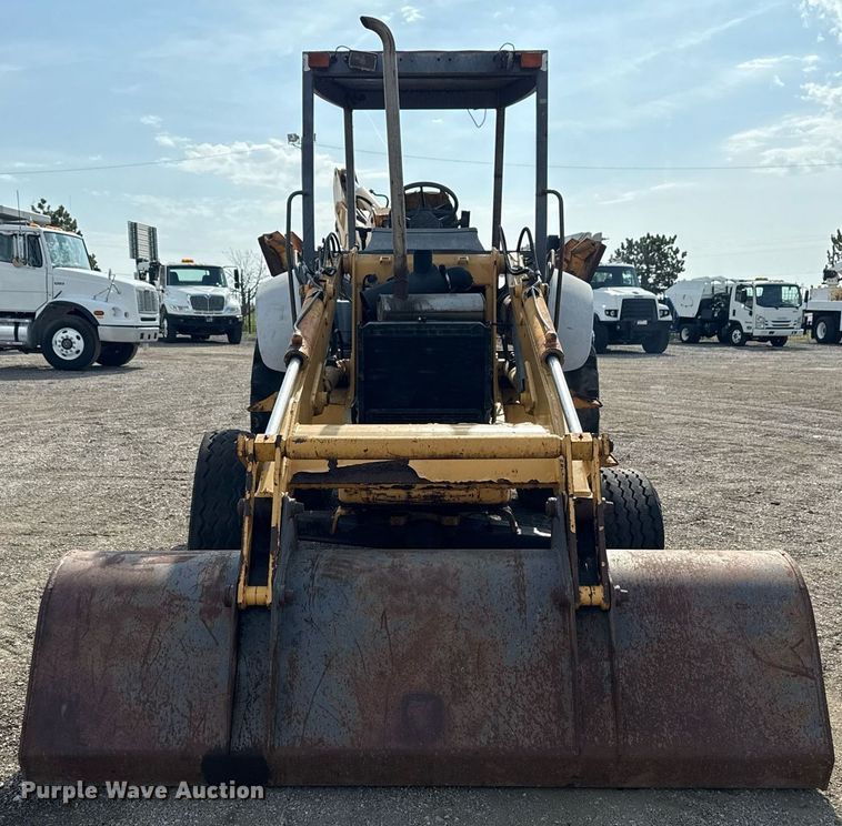 image for item EG5697 1996 New Holland 555E backhoe