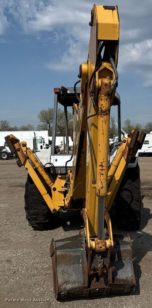 image for item EG5697 1996 New Holland 555E backhoe
