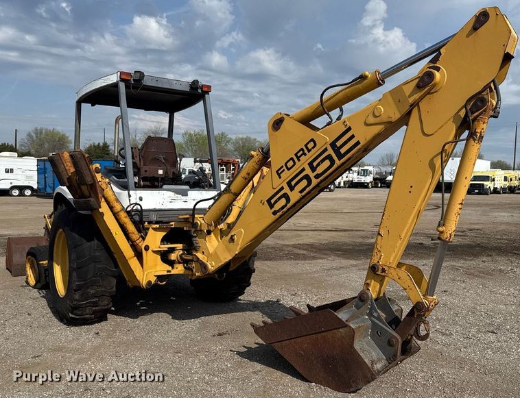 image for item EG5697 1996 New Holland 555E backhoe