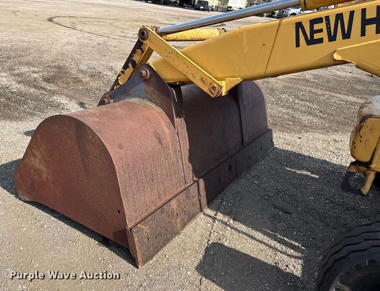 image for item EG5697 1996 New Holland 555E backhoe