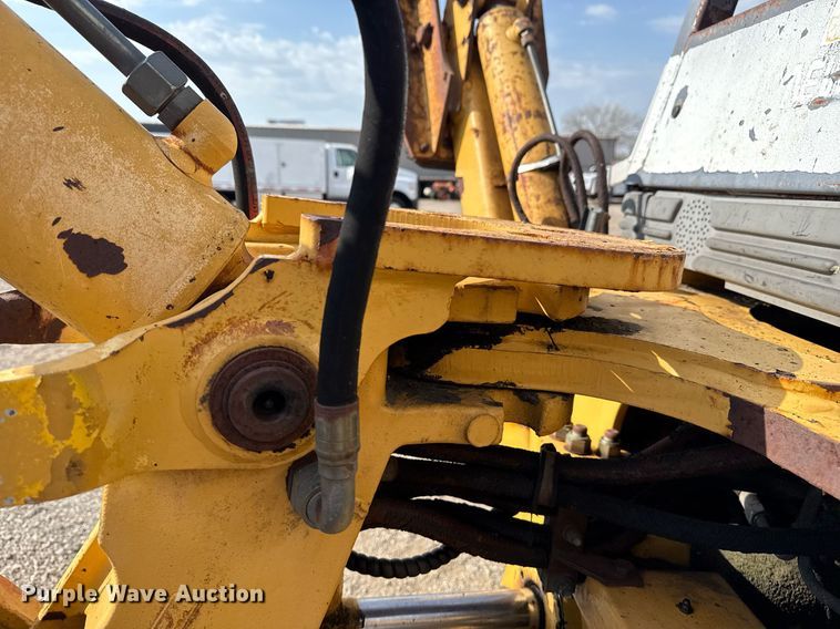 image for item EG5697 1996 New Holland 555E backhoe