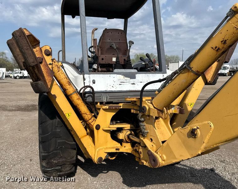 image for item EG5697 1996 New Holland 555E backhoe