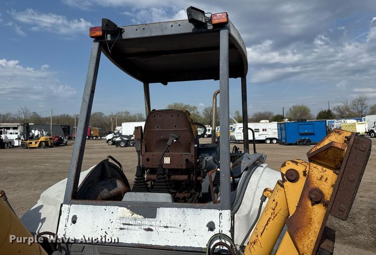 image for item EG5697 1996 New Holland 555E backhoe