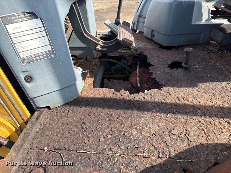 image for item EG5697 1996 New Holland 555E backhoe