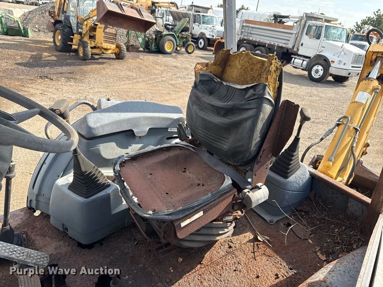 image for item EG5697 1996 New Holland 555E backhoe