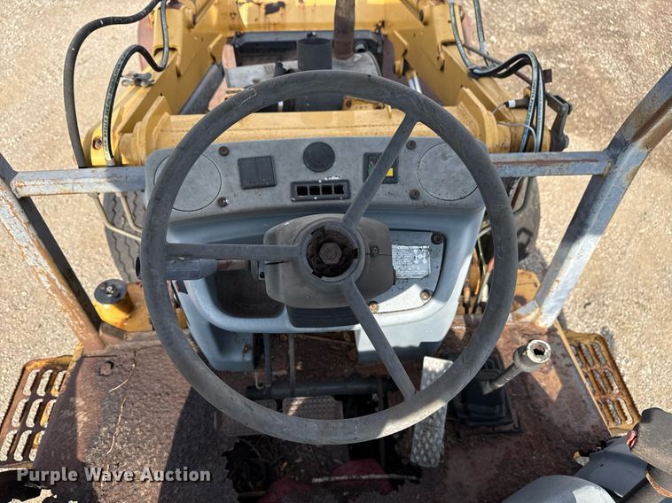 image for item EG5697 1996 New Holland 555E backhoe